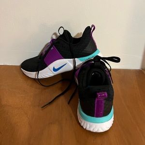 NWOT Nike TR-9 sneakers, Women’s 6.5